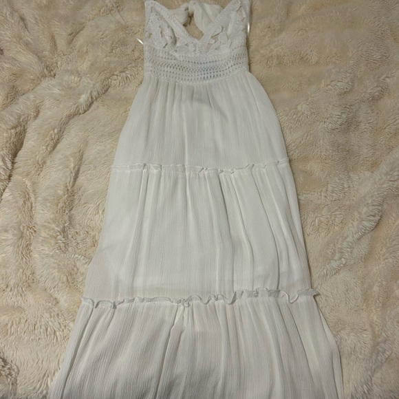 Streetwear Society Dresses & Skirts - Elegant White Maxi Dress